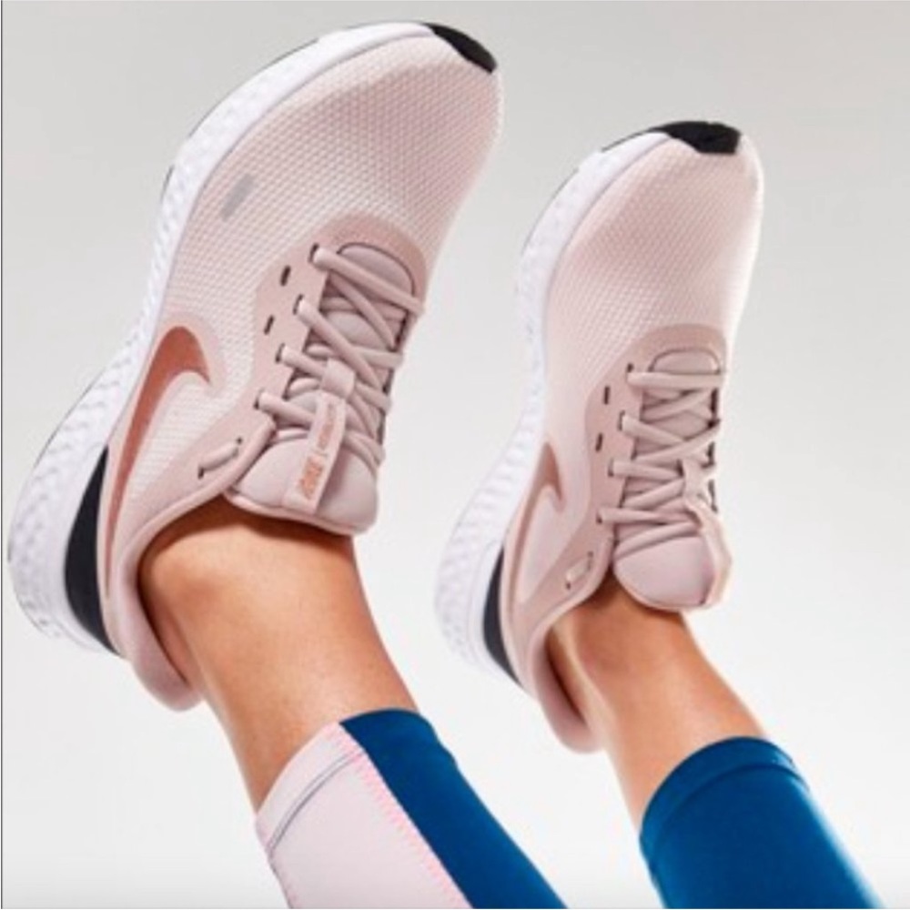 Nike Revolution 5 Running Shoe